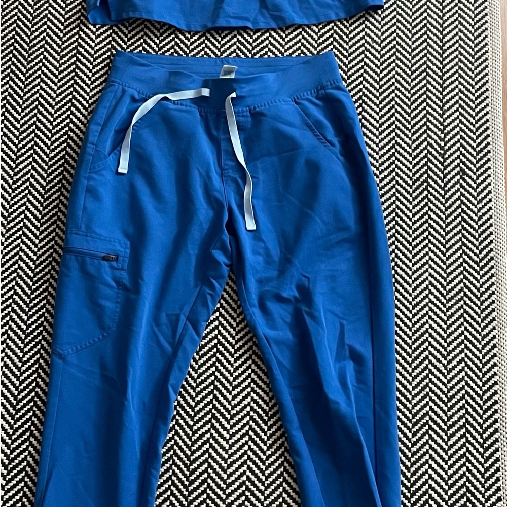 Figs scrubs set